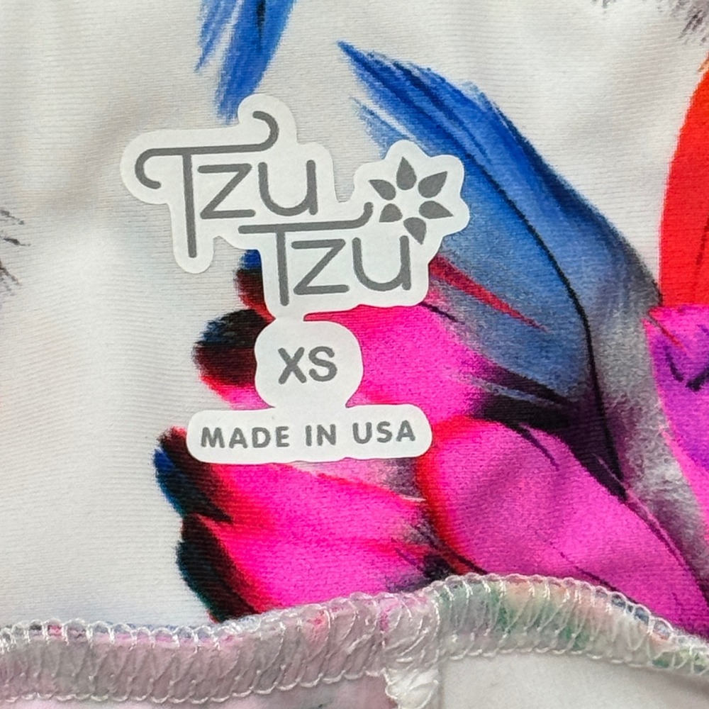 NEW Tzu Tzu Golf Skort Women's XS White Pink Feather Print Pleated Athletic USA - Picture 6 of 6